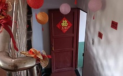 浴室里强摁做开腿呻吟的漫画